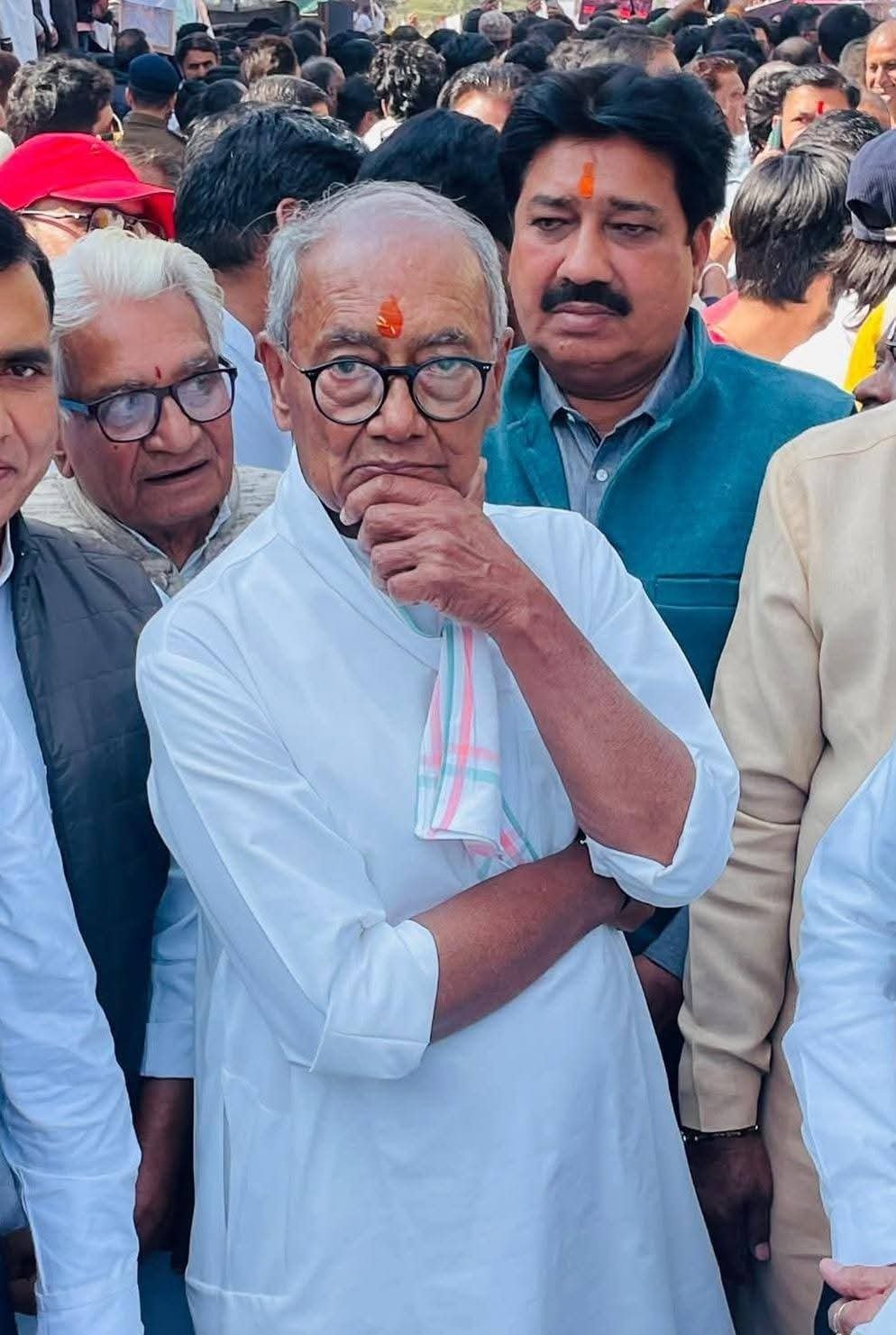 कांग्रेस के वरिष्ठ नेता दिग्विजय सिंह